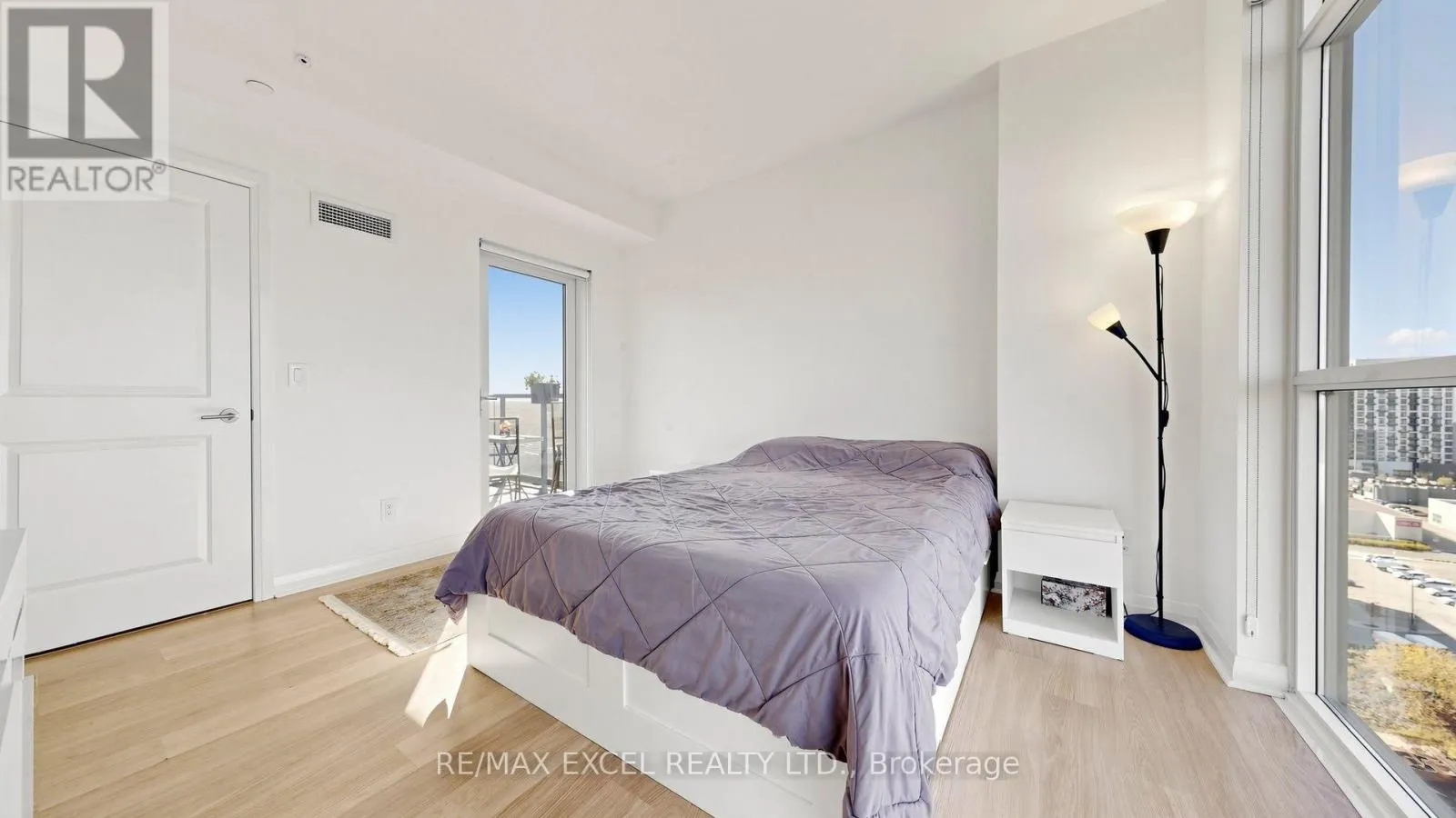 1208 - 55 ONEIDA CRESCENT