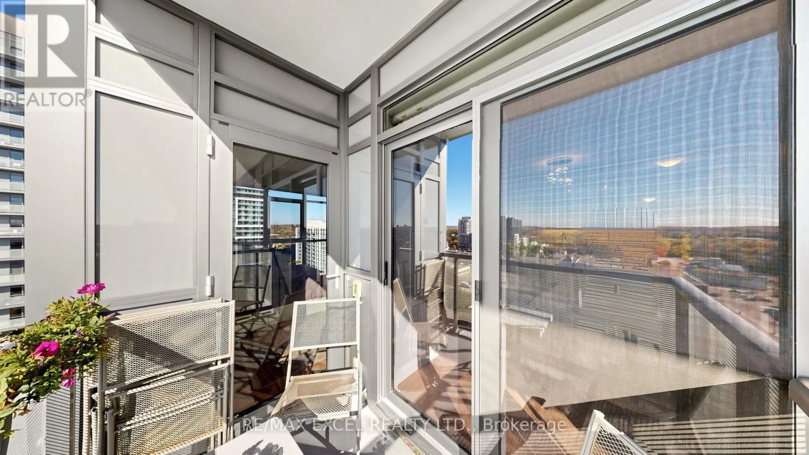 1208 - 55 ONEIDA CRESCENT
