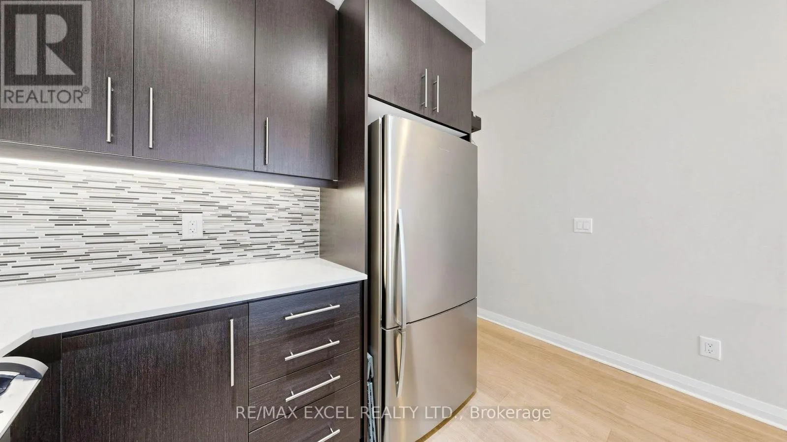 1208 - 55 ONEIDA CRESCENT