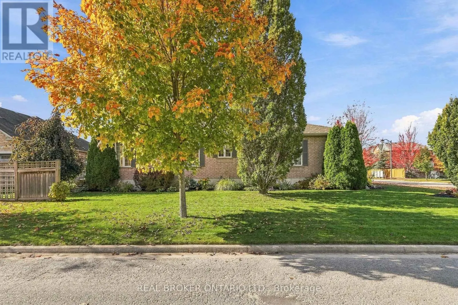 8 ASH GREEN LANE
