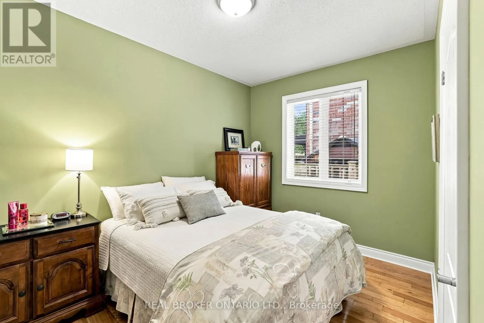 8 ASH GREEN LANE
