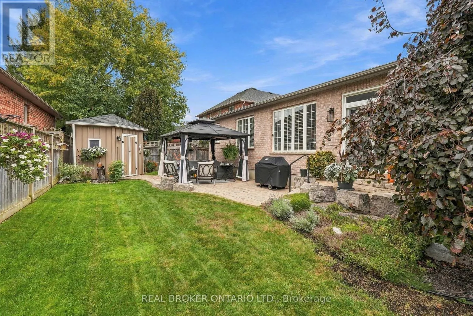8 ASH GREEN LANE