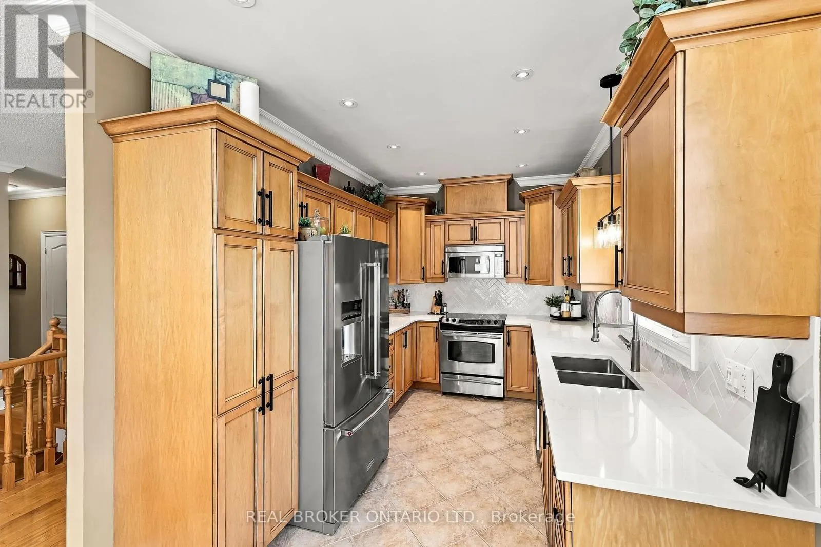 8 ASH GREEN LANE