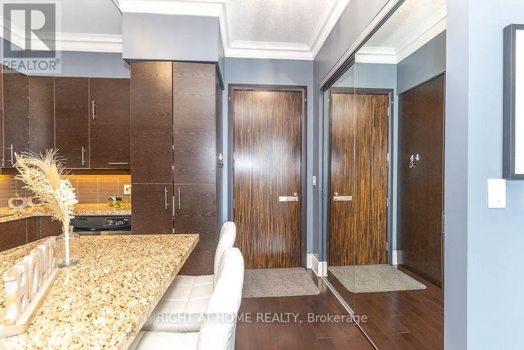 PH05 - 325 SOUTH PARK ROAD