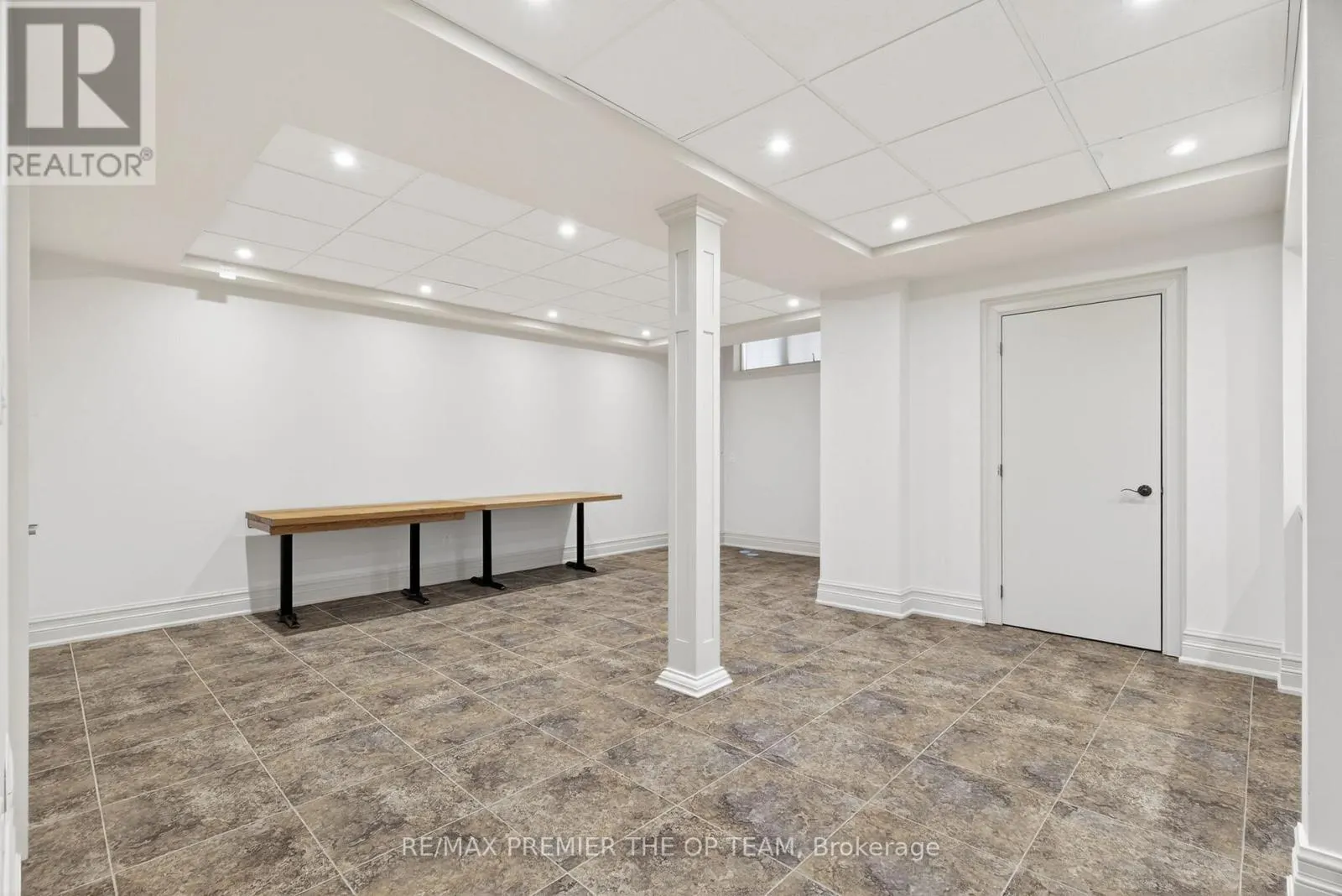 24 GRAND VELLORE CRESCENT