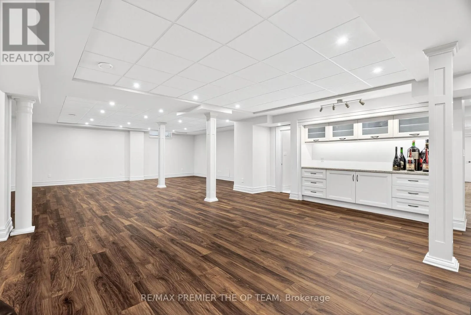 24 GRAND VELLORE CRESCENT