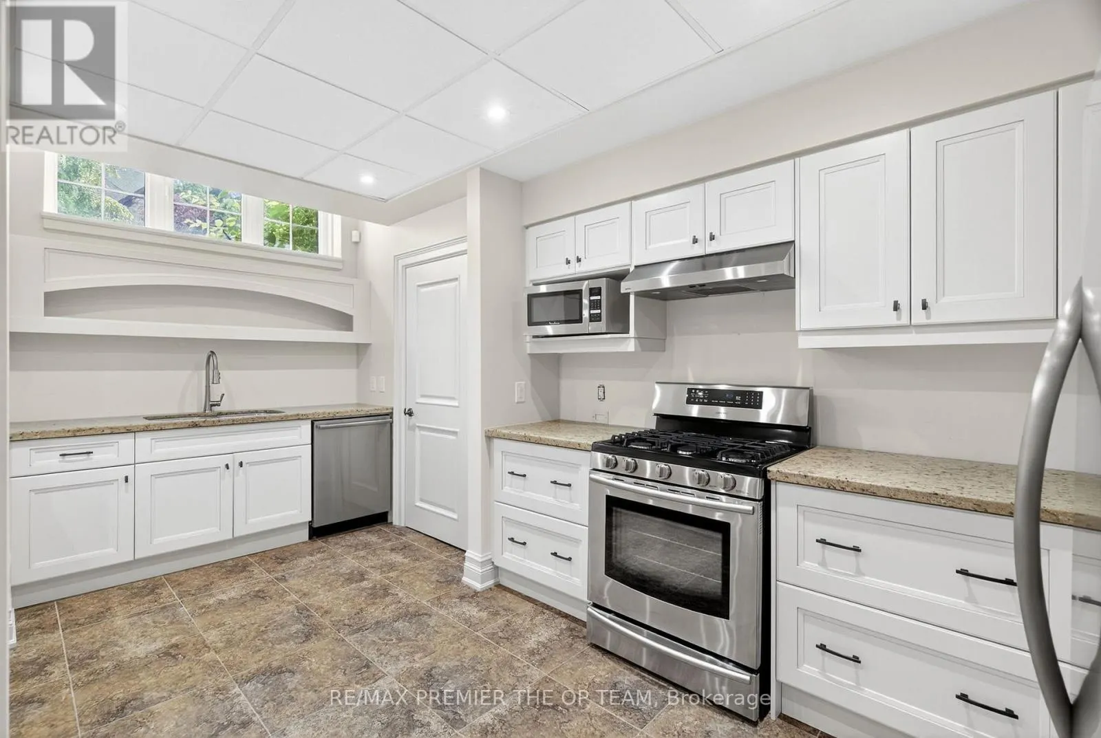 24 GRAND VELLORE CRESCENT