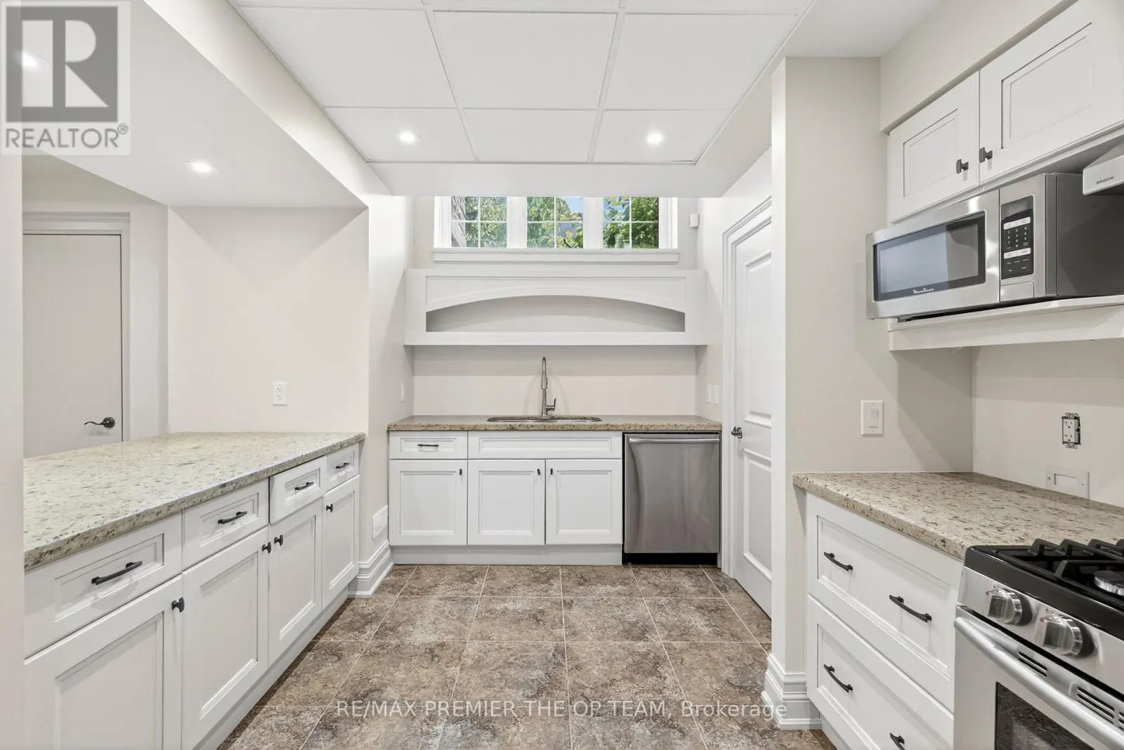 24 GRAND VELLORE CRESCENT