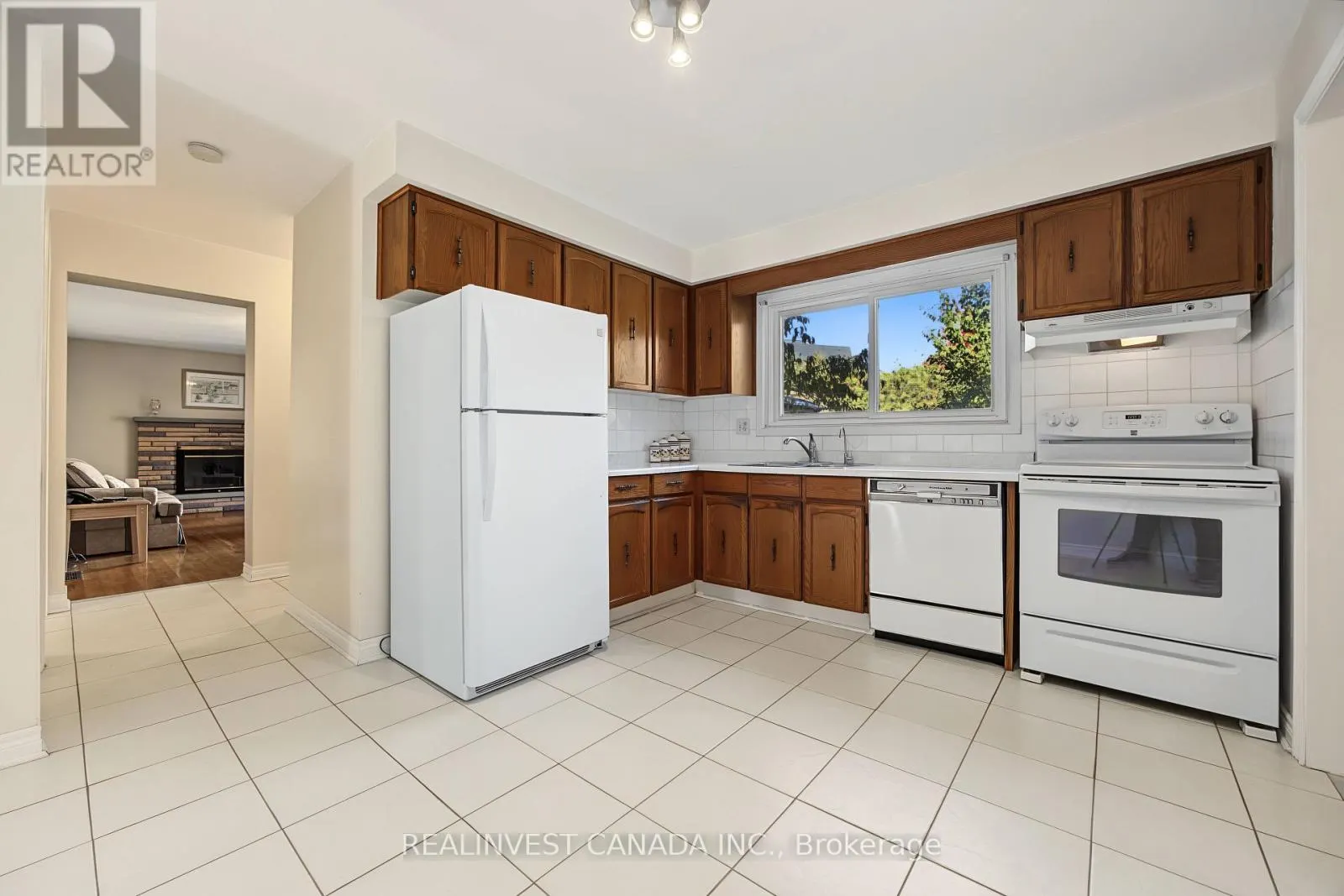 196 WELDRICK ROAD W