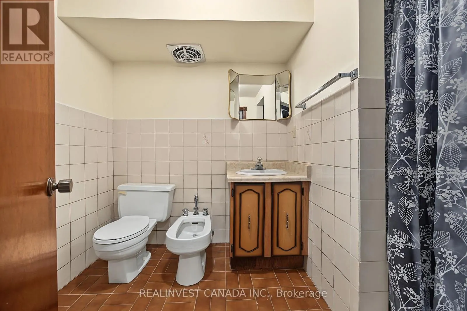 196 WELDRICK ROAD W