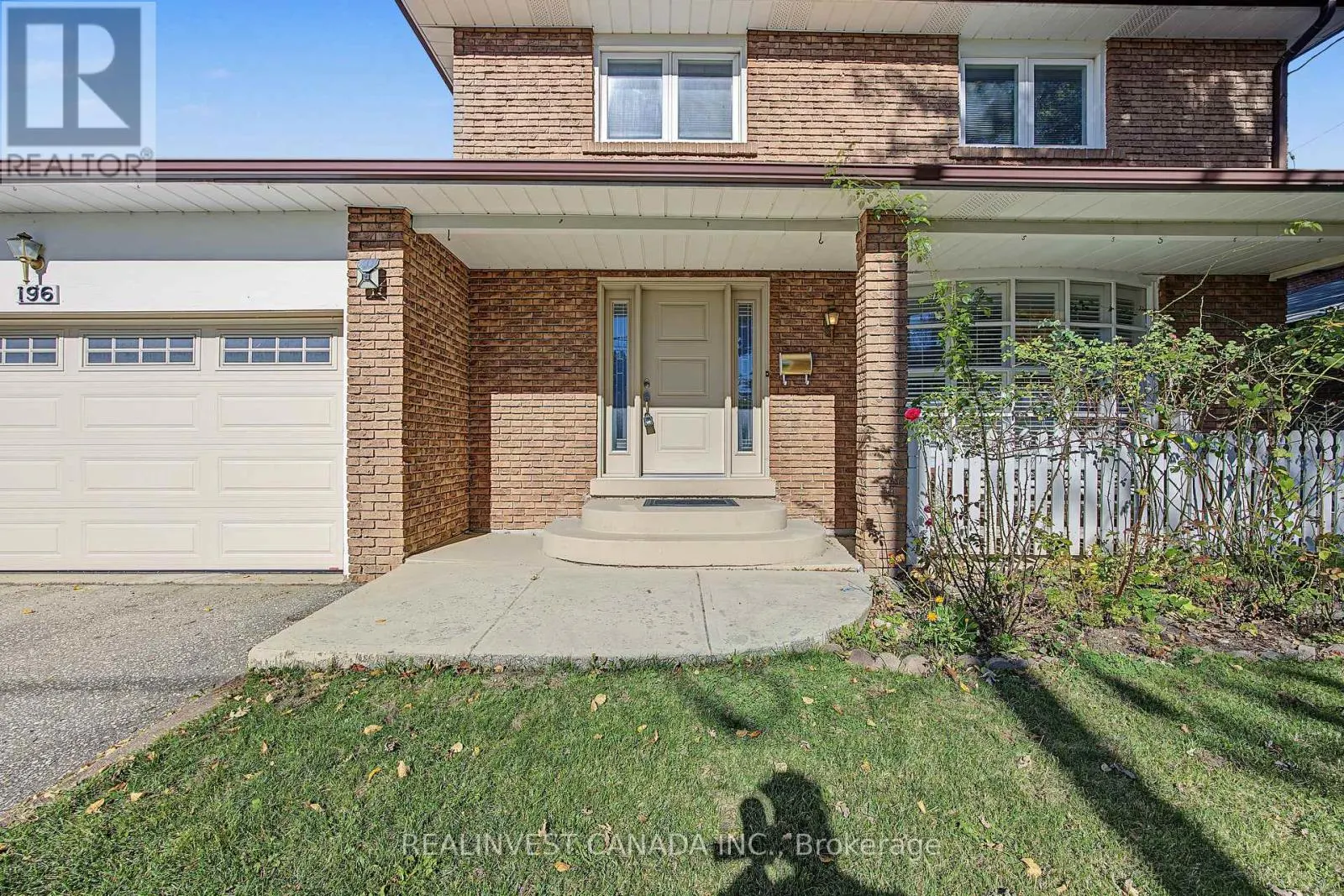 196 WELDRICK ROAD W