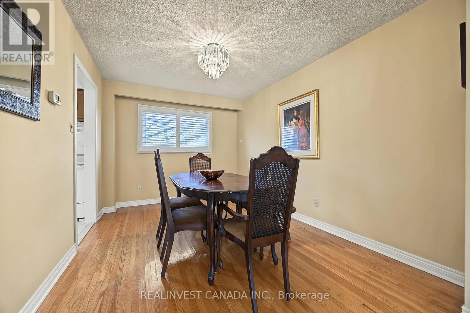 196 WELDRICK ROAD W