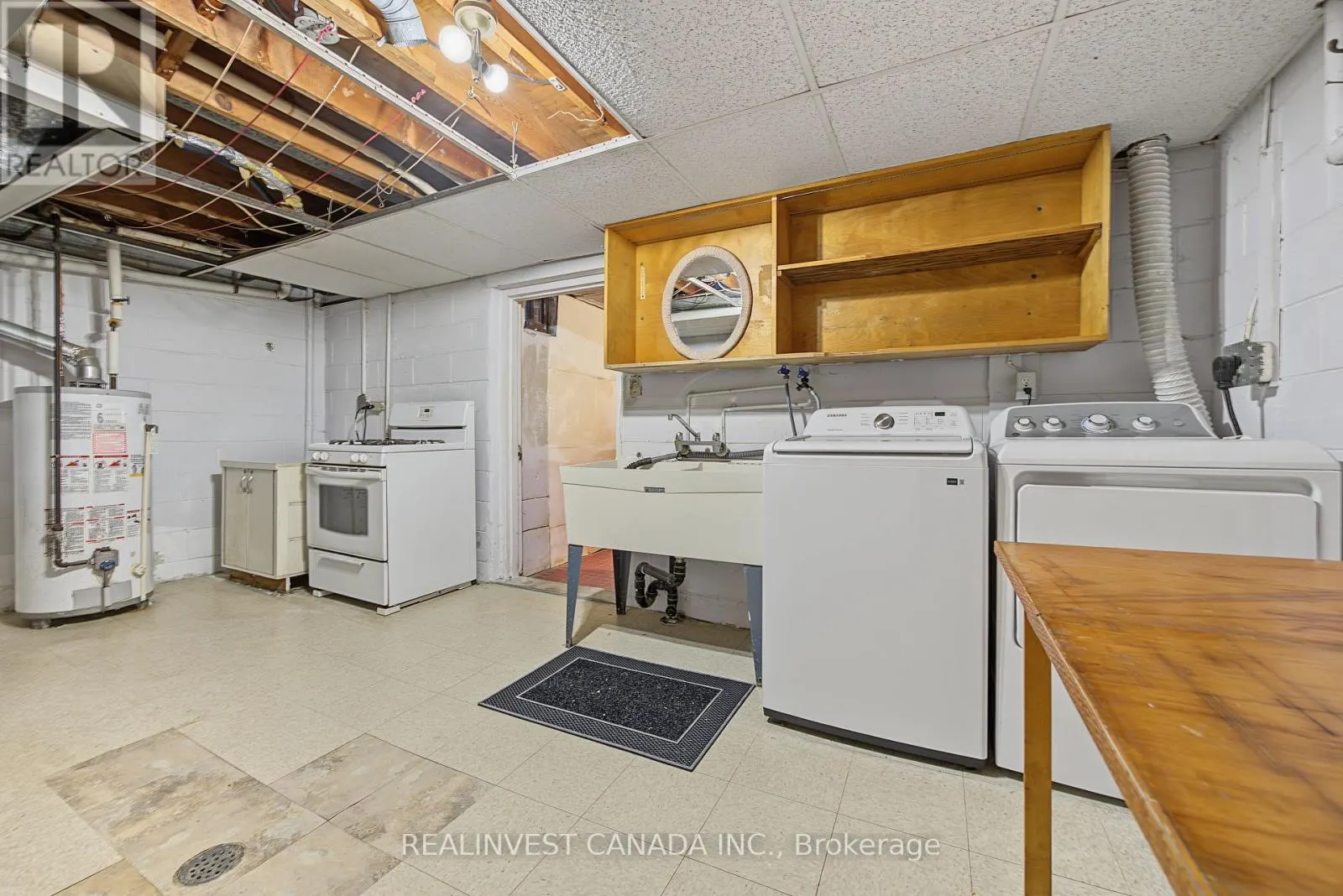 196 WELDRICK ROAD W