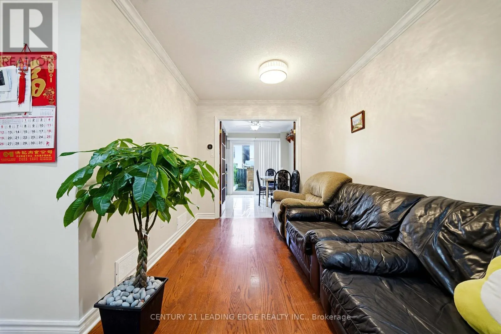 25 CROXLEY GREEN