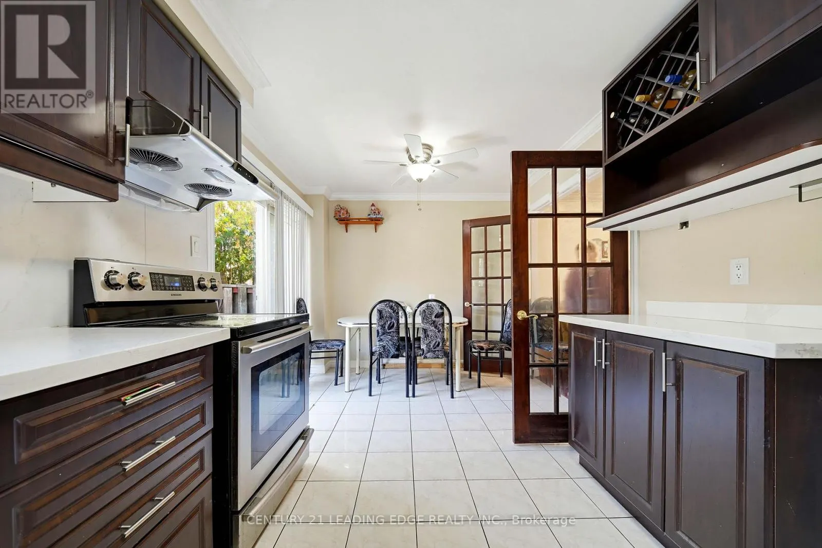 25 CROXLEY GREEN