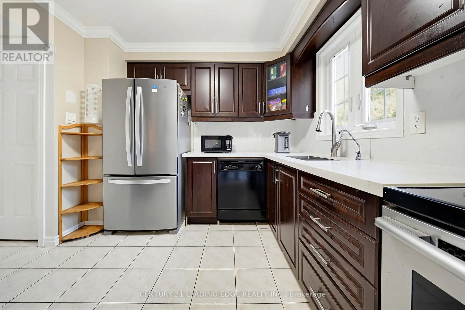 25 CROXLEY GREEN
