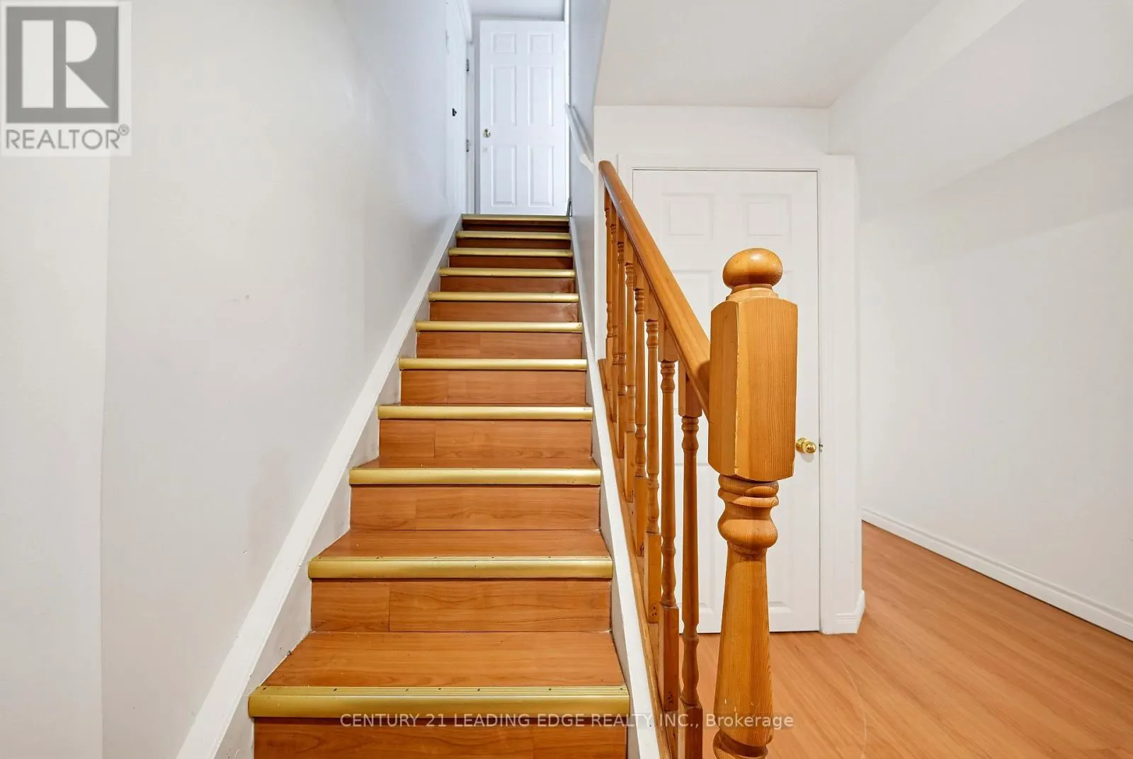 25 CROXLEY GREEN