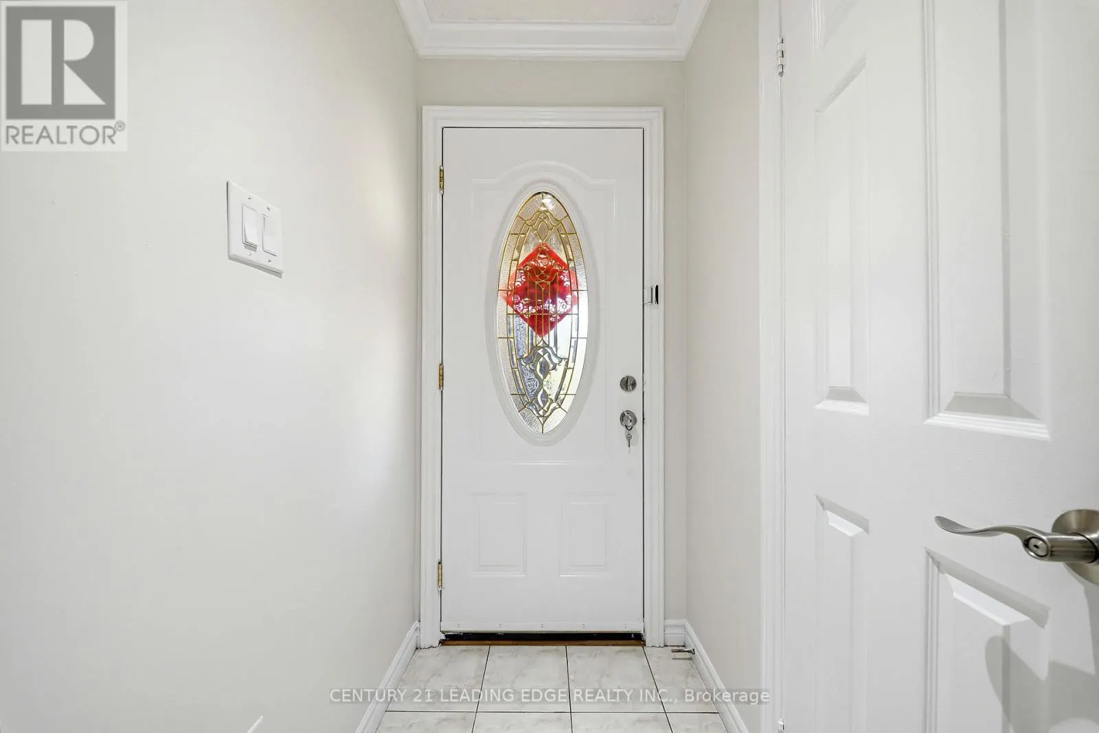 25 CROXLEY GREEN