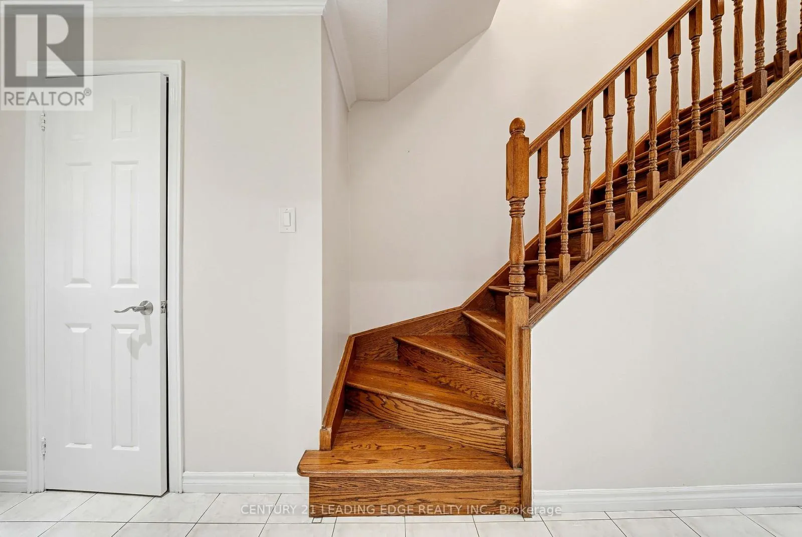 25 CROXLEY GREEN