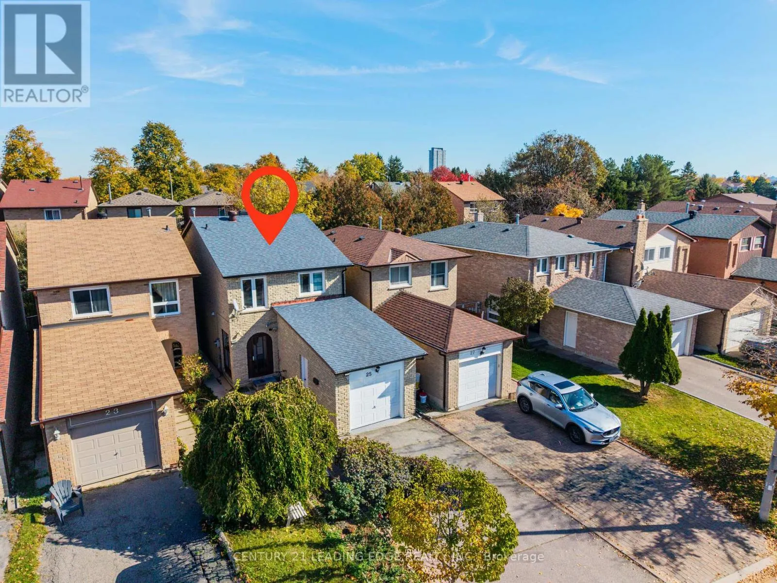25 CROXLEY GREEN