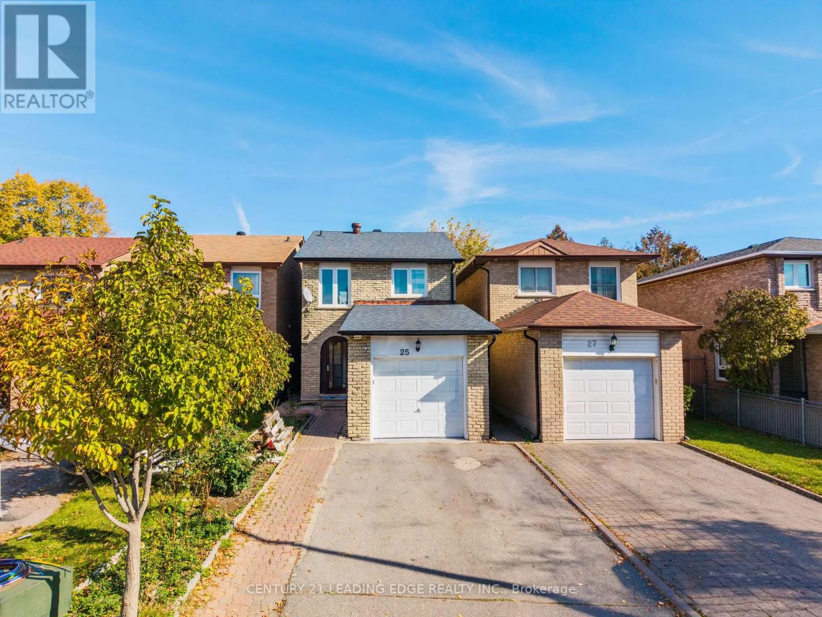 25 CROXLEY GREEN