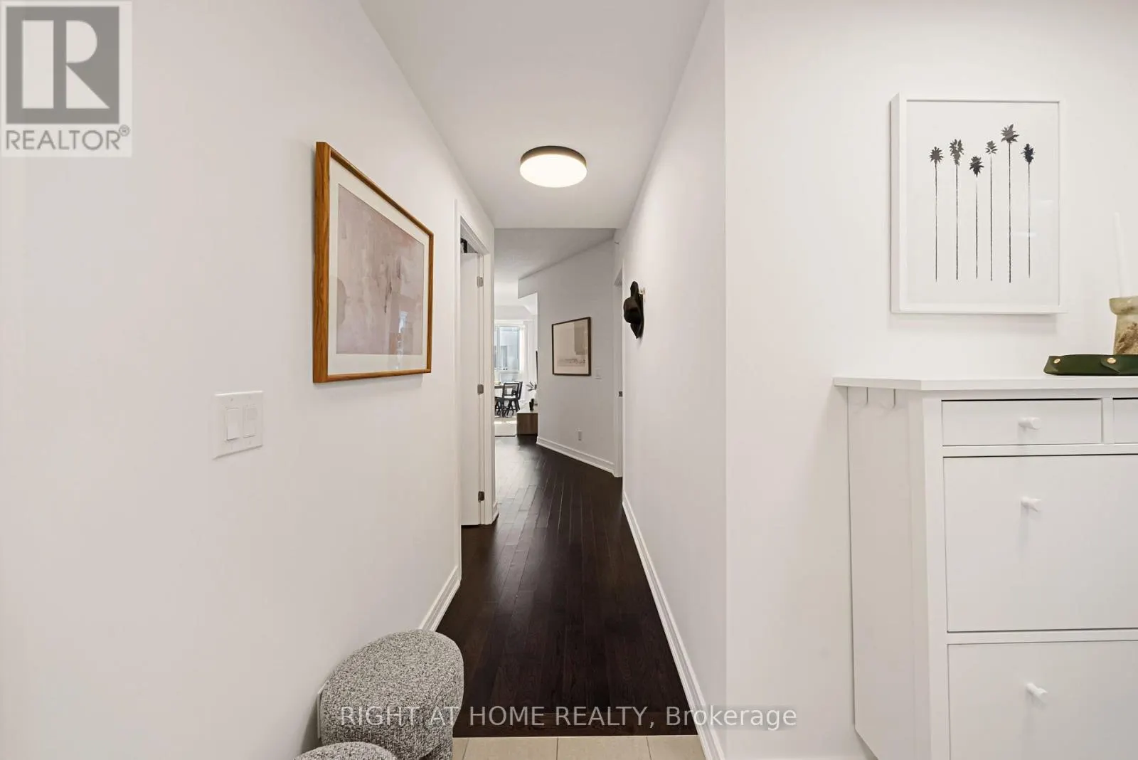 610 - 9201 YONGE STREET
