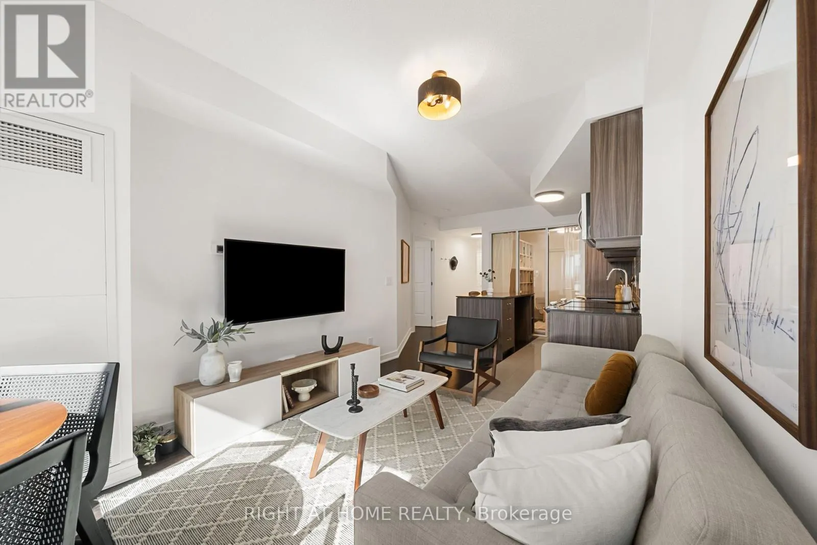 610 - 9201 YONGE STREET