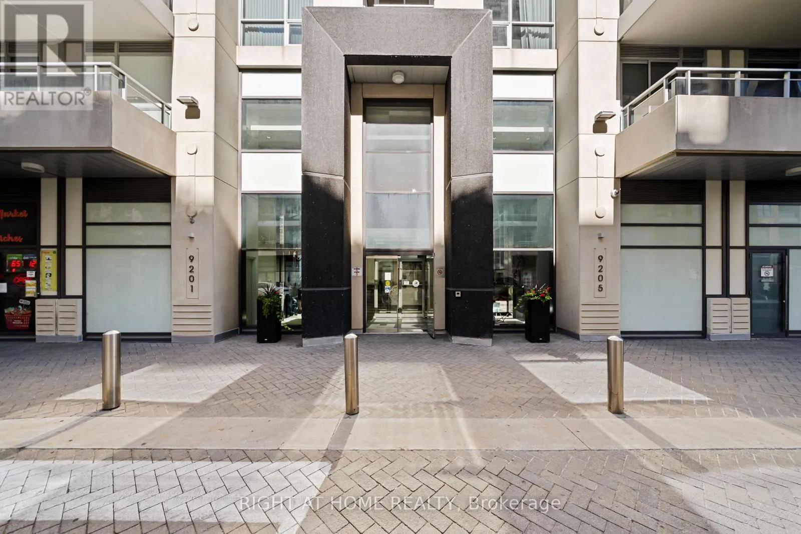 610 - 9201 YONGE STREET