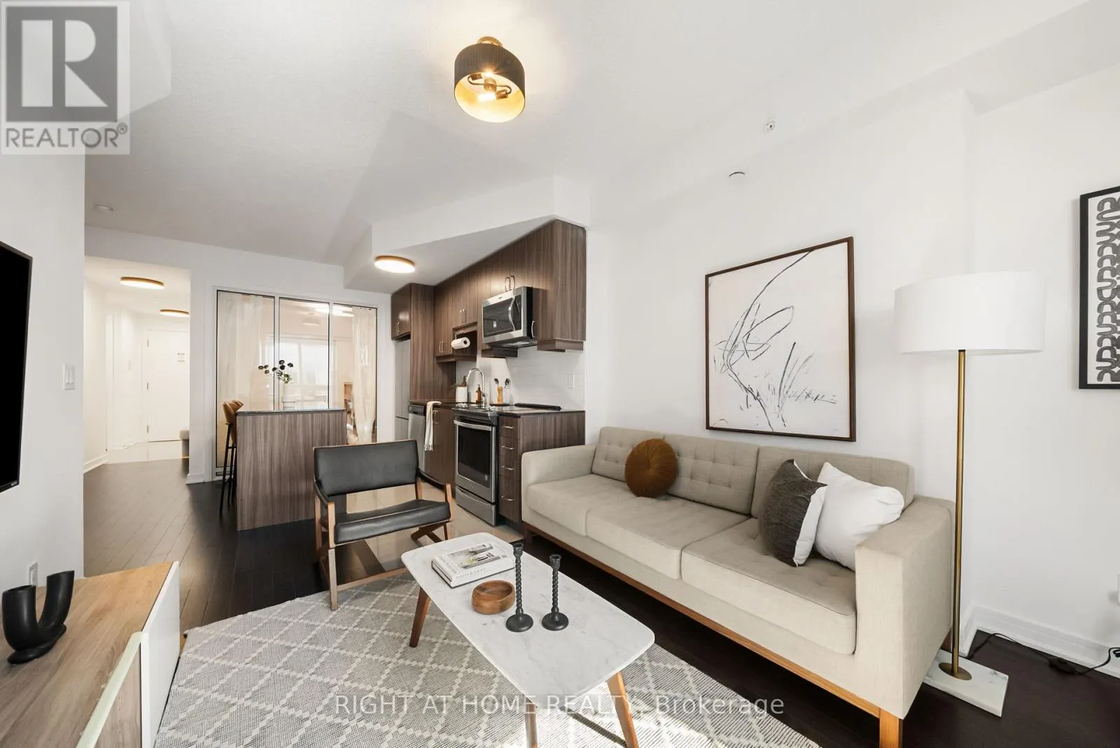 610 - 9201 YONGE STREET