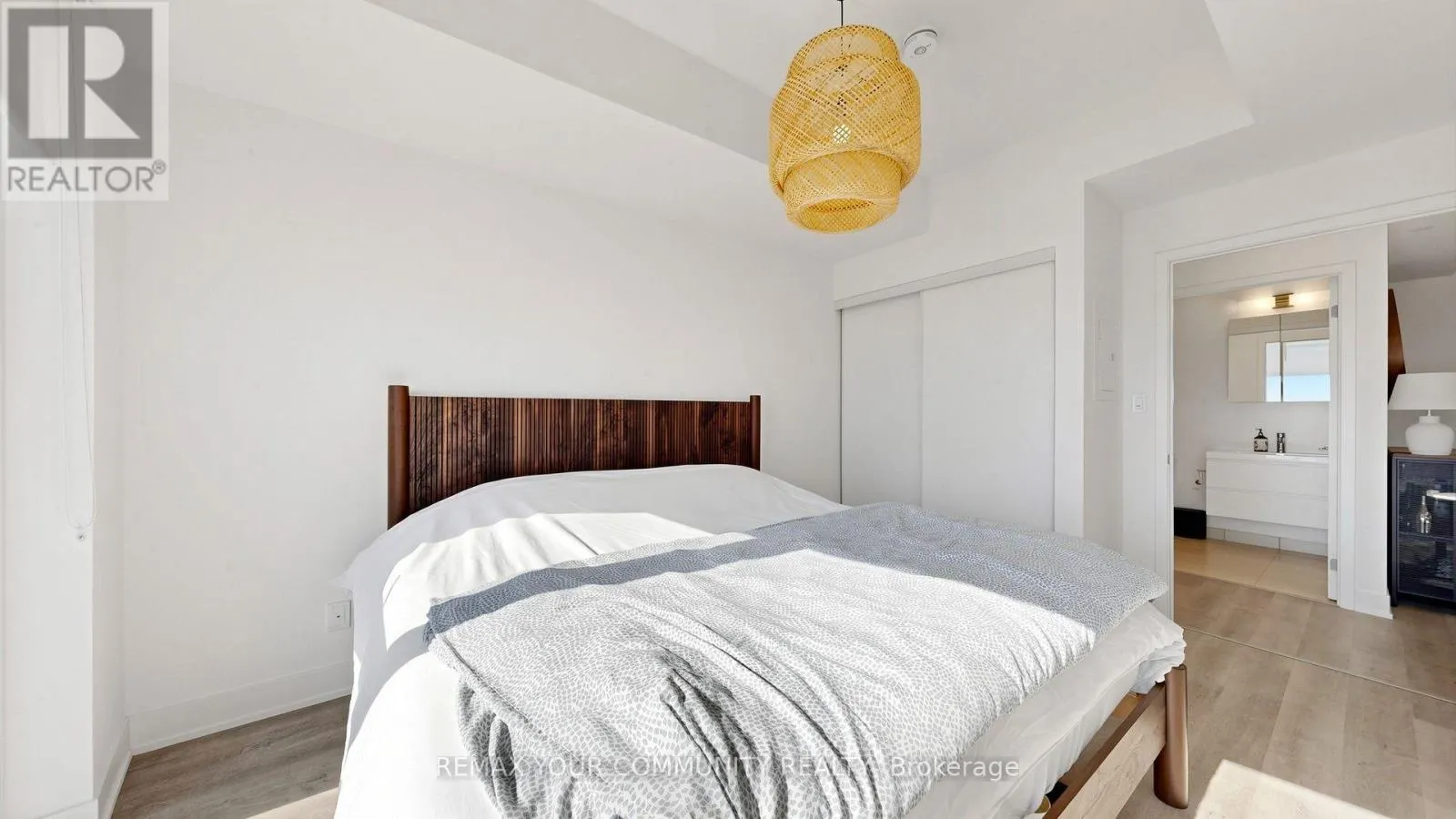 2621 - 56 ANDRE DE GRASSE STREET
