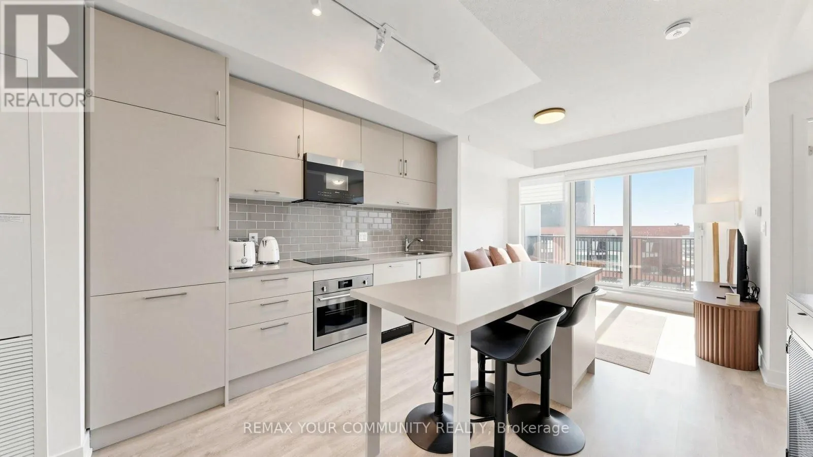 2621 - 56 ANDRE DE GRASSE STREET
