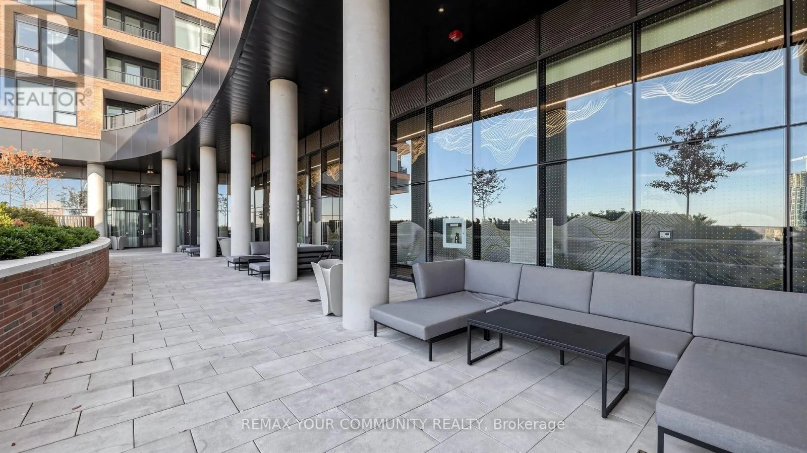 2621 - 56 ANDRE DE GRASSE STREET