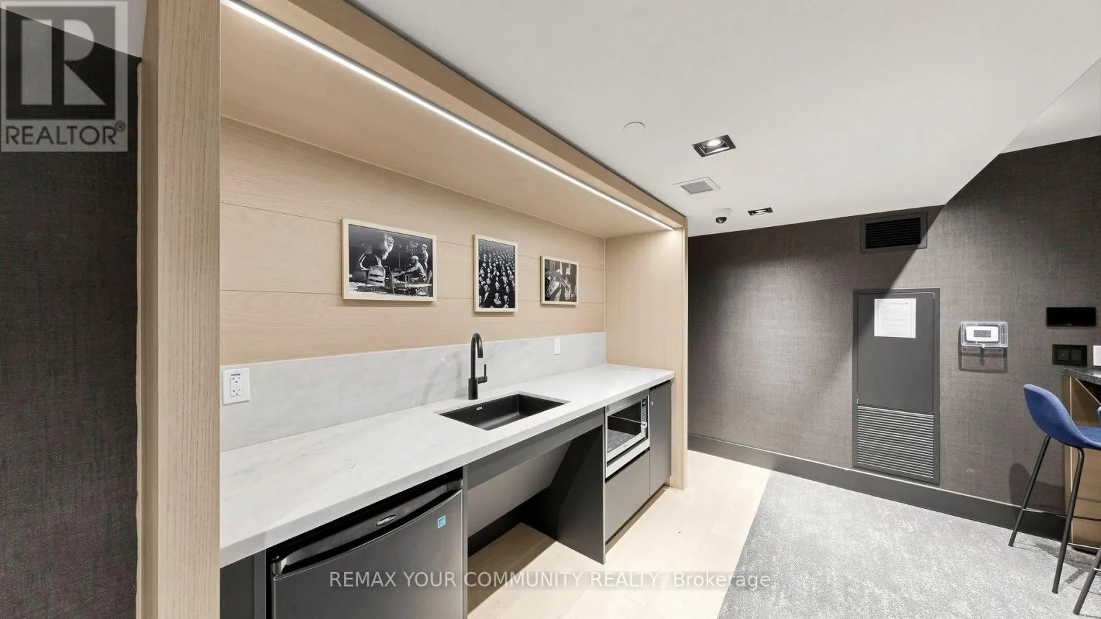 2621 - 56 ANDRE DE GRASSE STREET