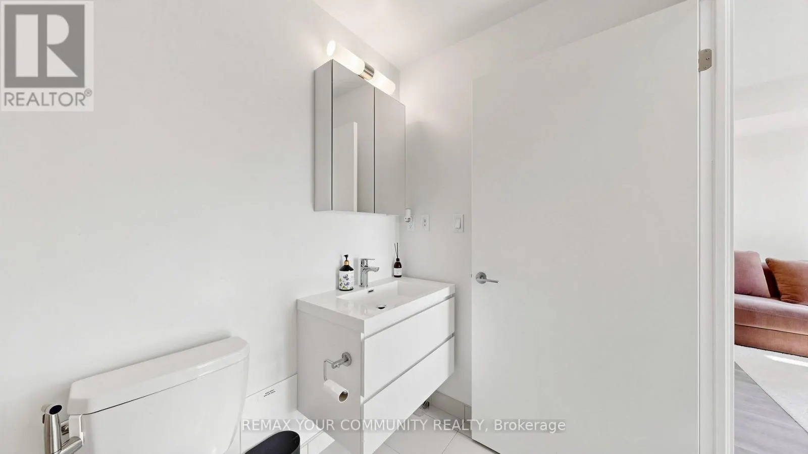 2621 - 56 ANDRE DE GRASSE STREET