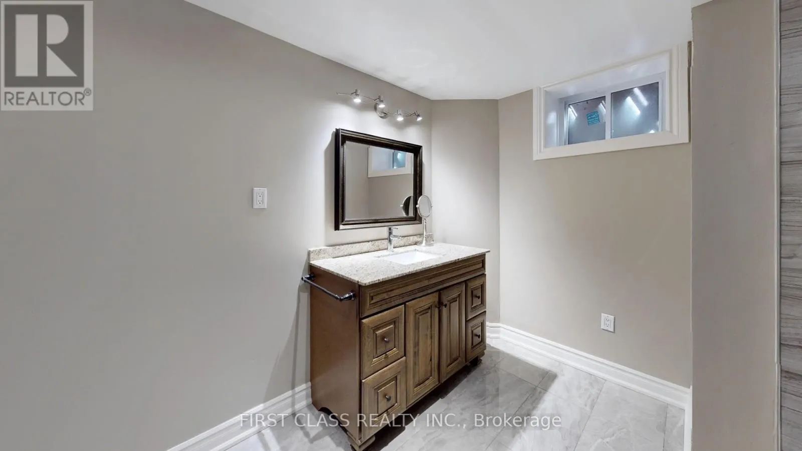 125 LONGWATER CHASE