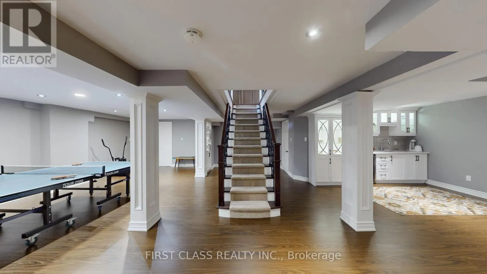 125 LONGWATER CHASE