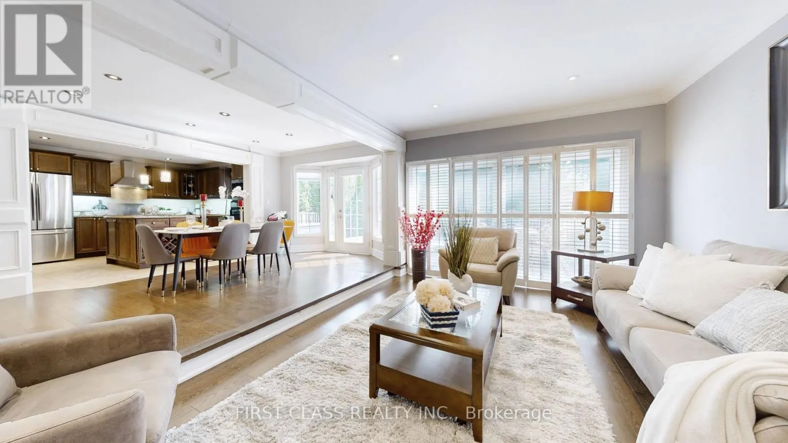 125 LONGWATER CHASE