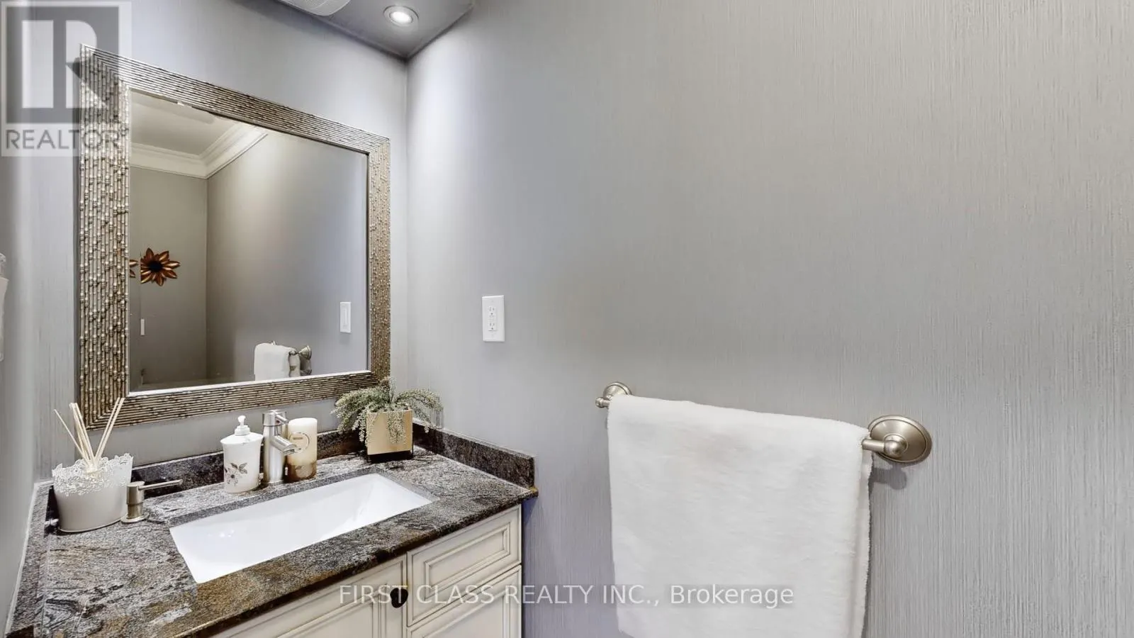 125 LONGWATER CHASE