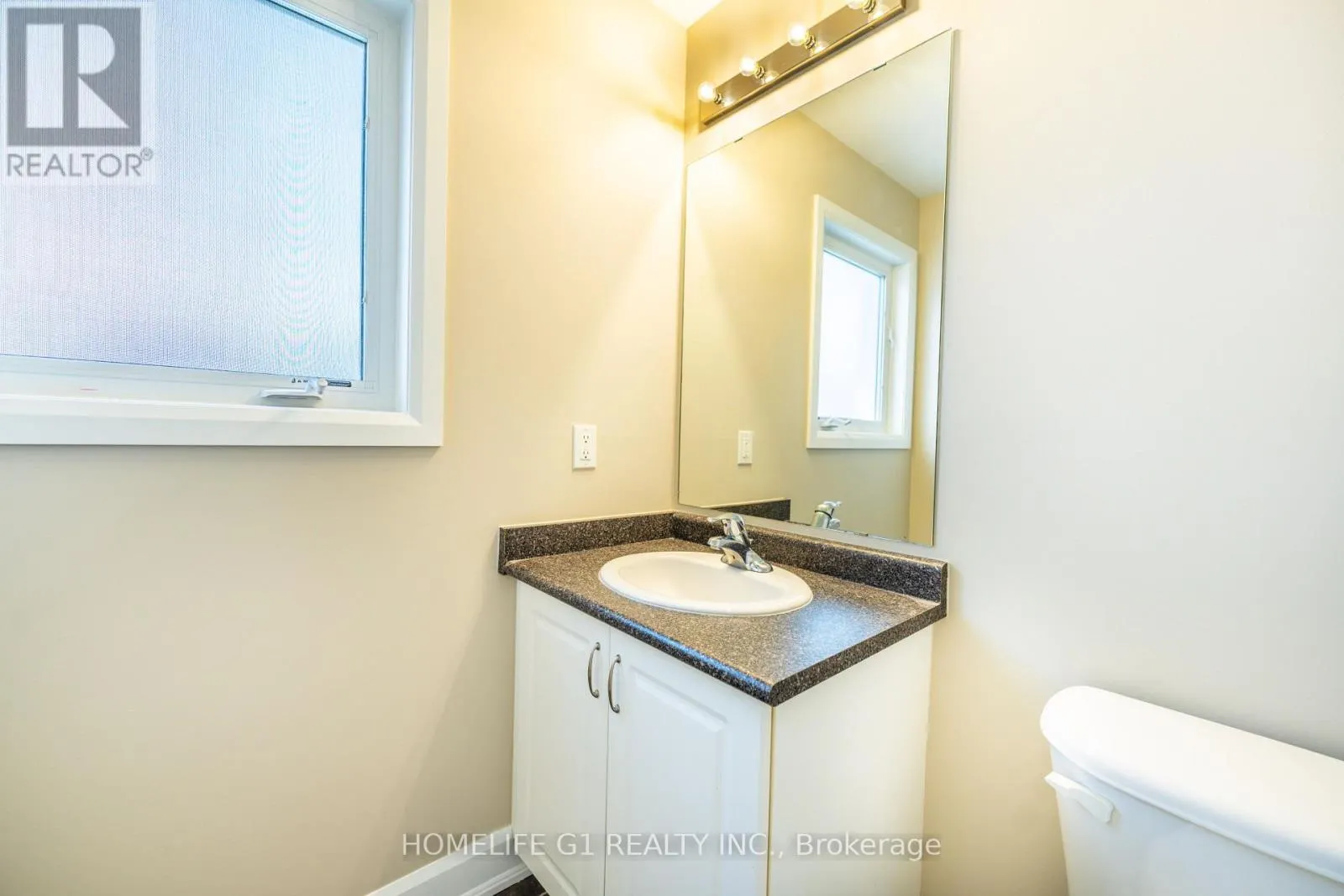 122 GWILLIMBURY DRIVE