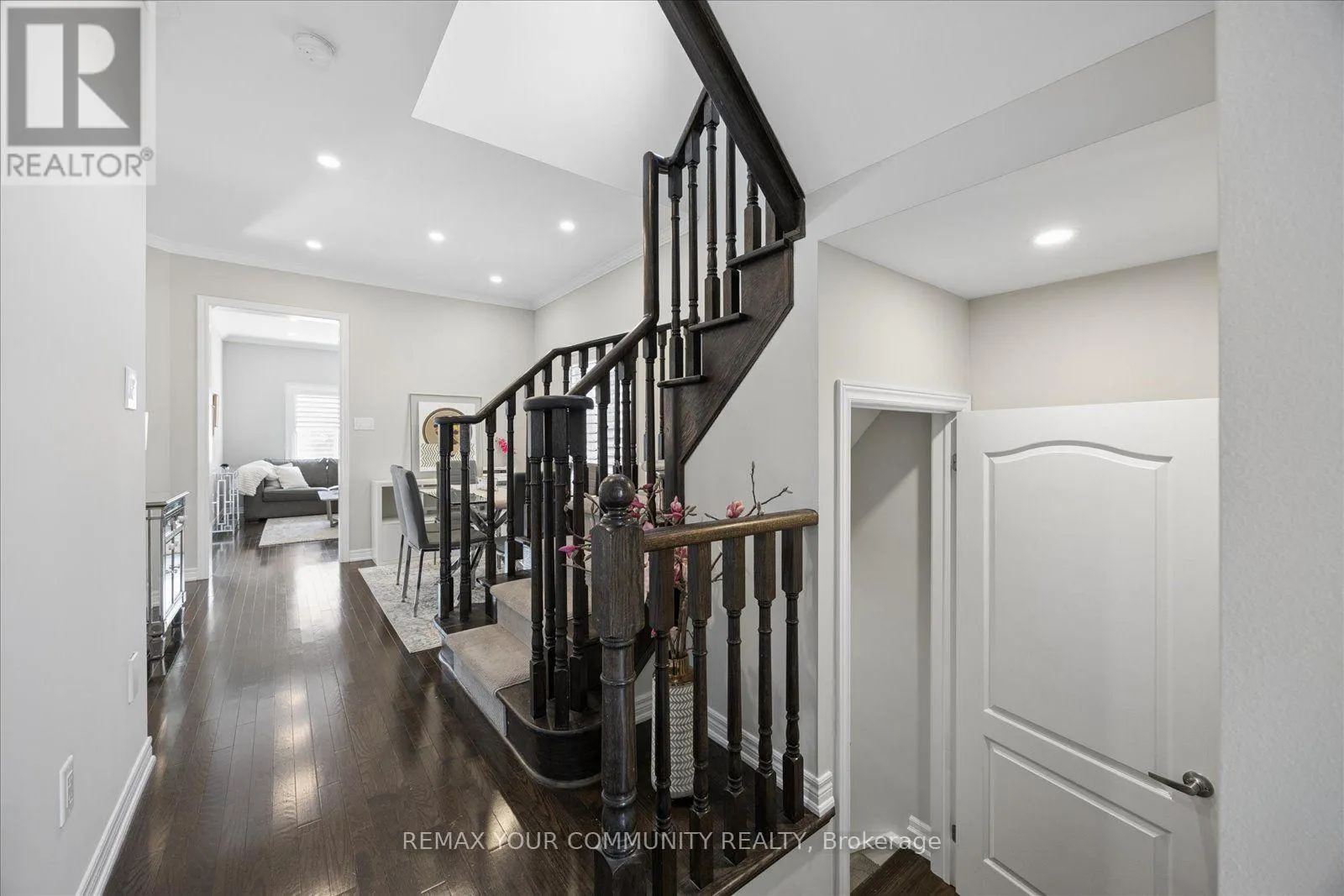 41 LAUDERDALE DRIVE