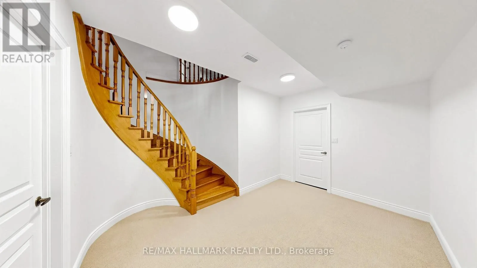 368 PARADELLE DRIVE