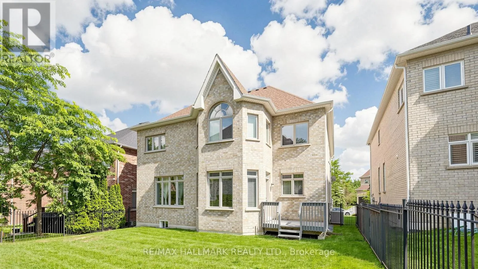 368 PARADELLE DRIVE
