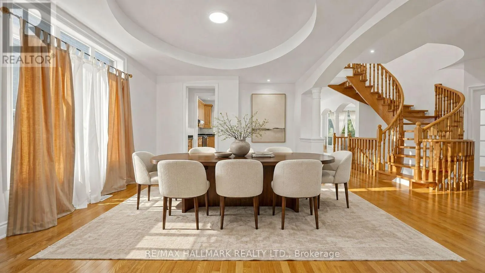 368 PARADELLE DRIVE