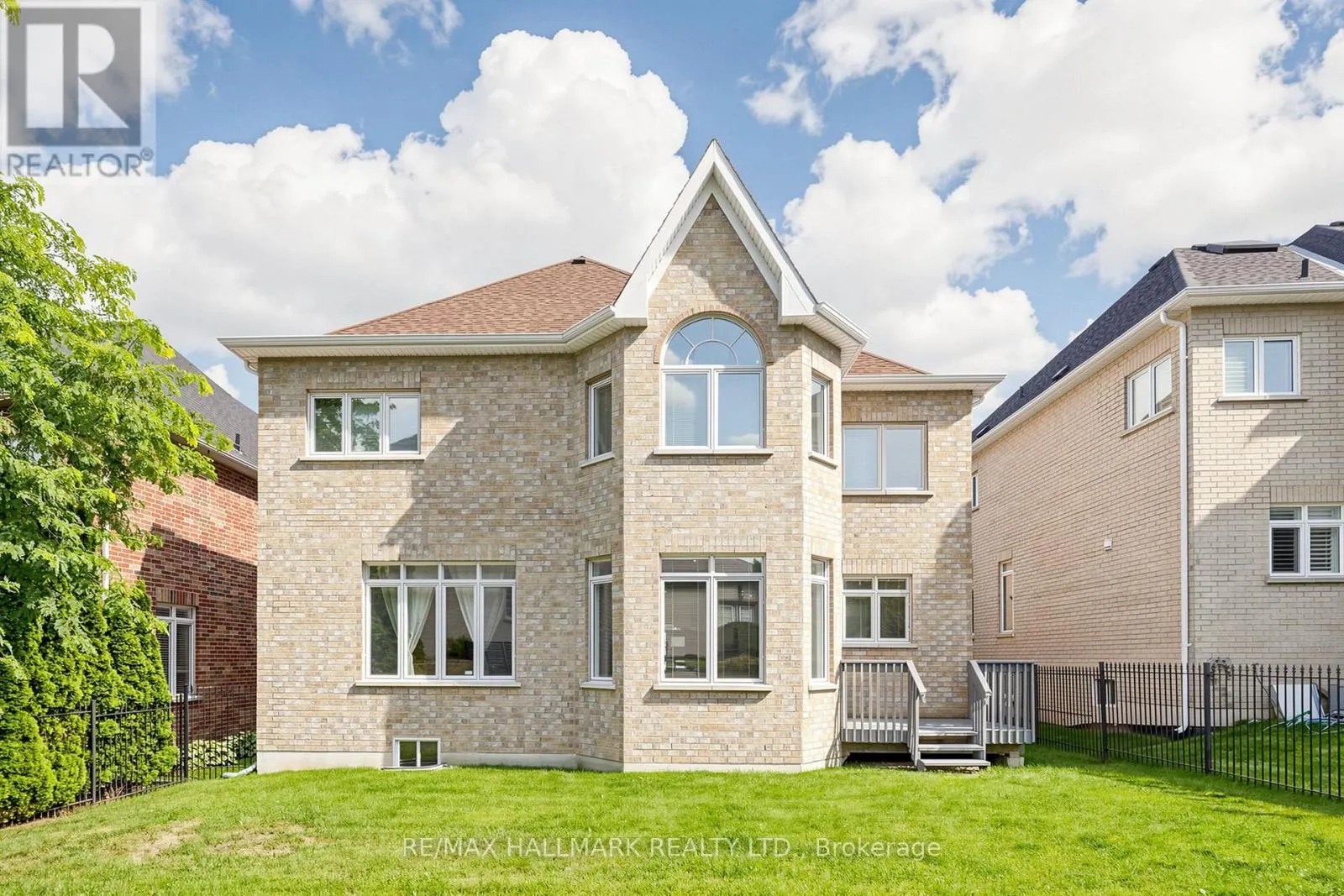 368 PARADELLE DRIVE