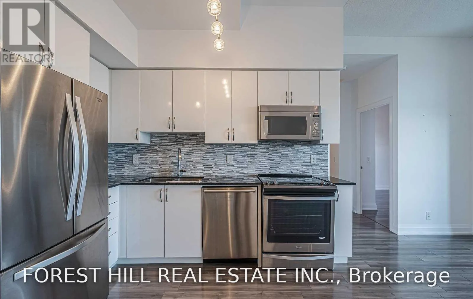 611 - 7890 BATHURST STREET