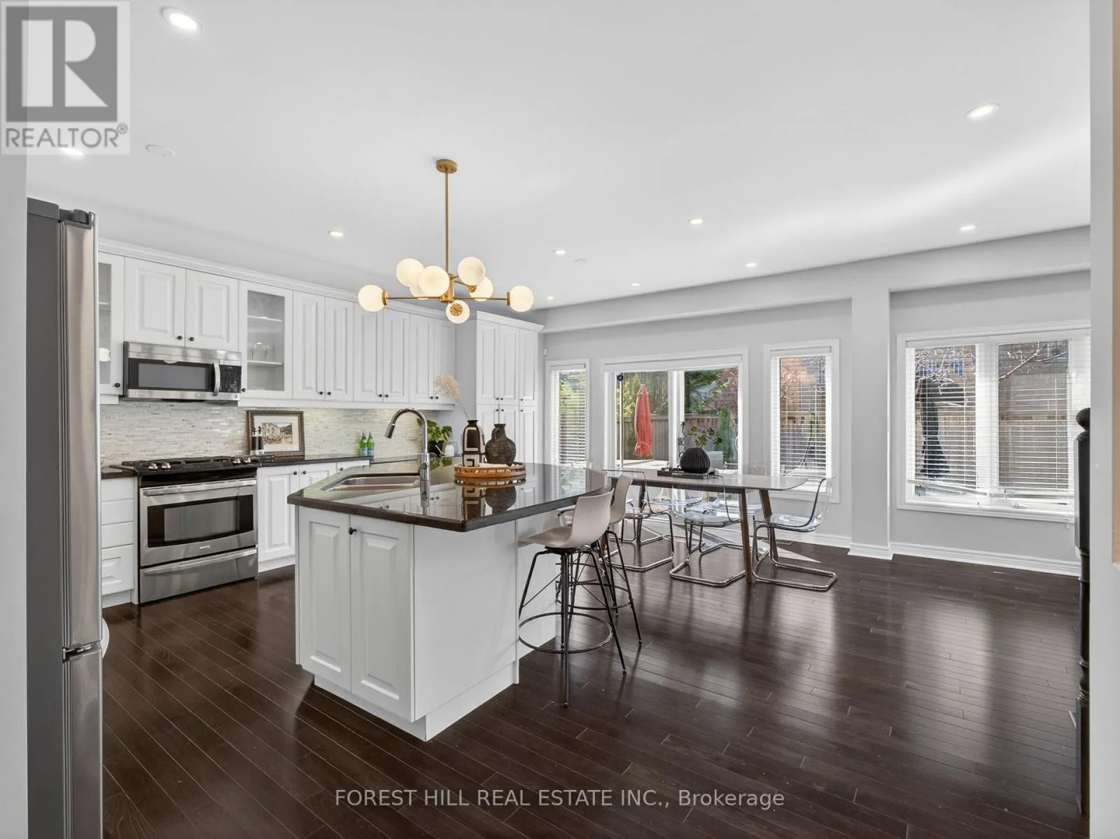 12 WALLENBERG DRIVE