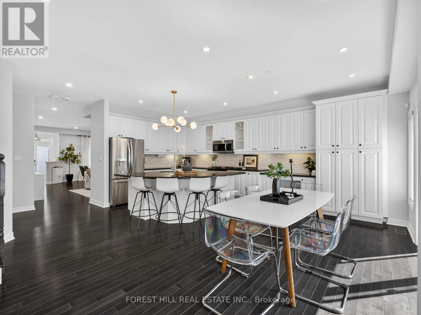 12 WALLENBERG DRIVE