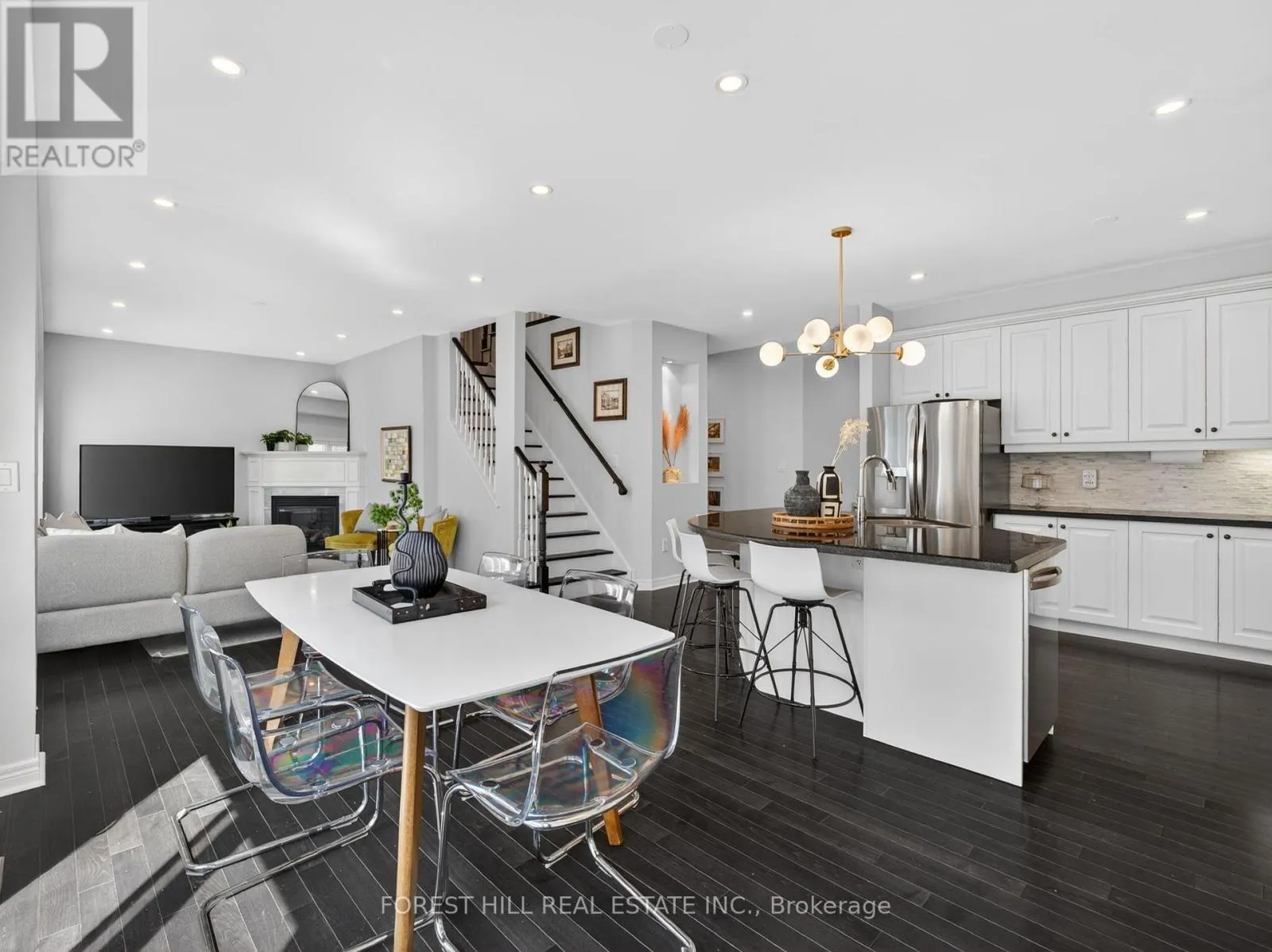 12 WALLENBERG DRIVE