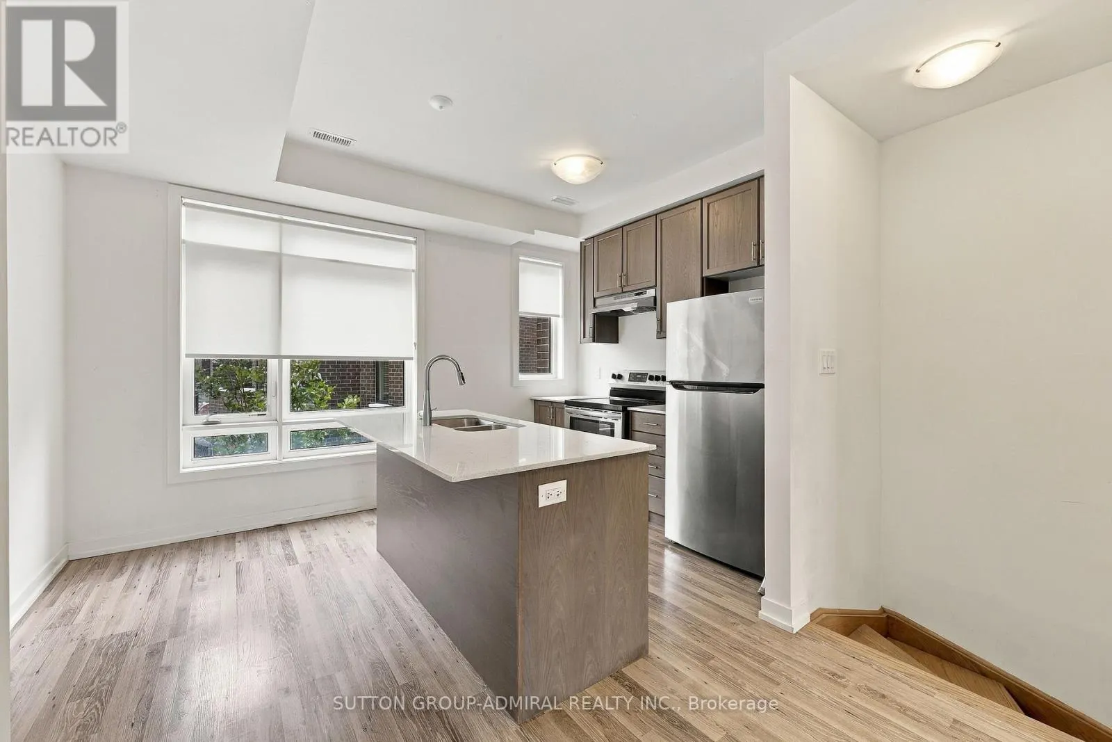 35 - 370 RED MAPLE ROAD