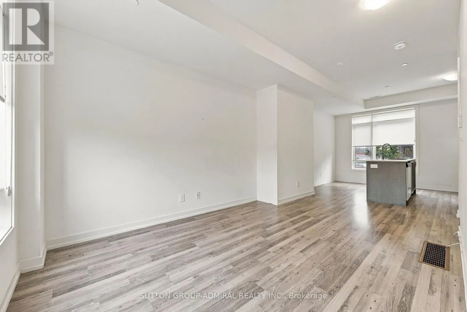 35 - 370 RED MAPLE ROAD
